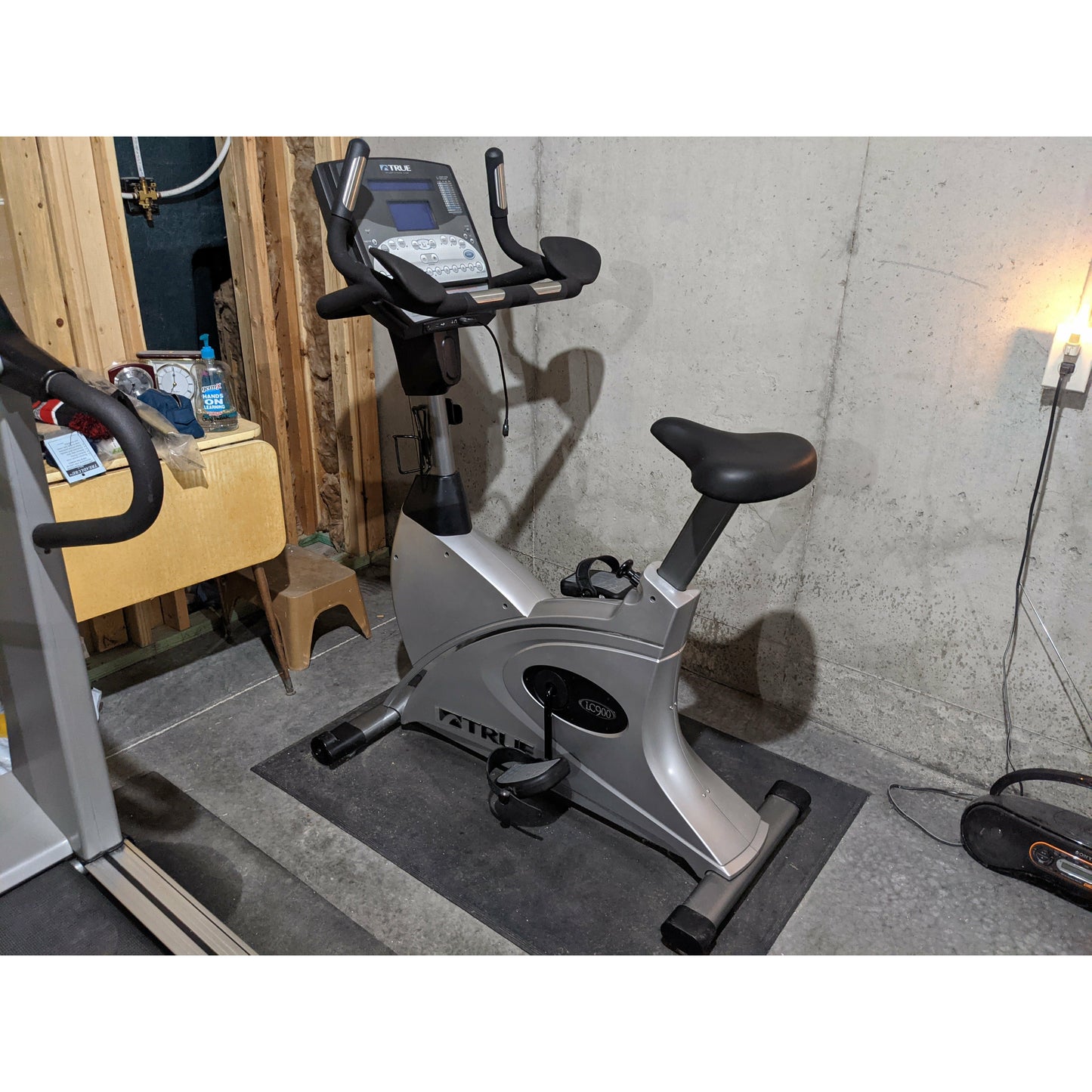 TRUE LC900 upright bike